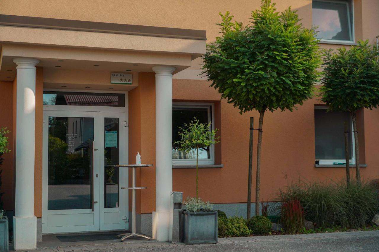 Guest House Tri Zvezde Kocevje Exteriör bild